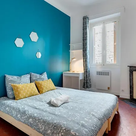 Cosy And Trendy 3 Bedrooms Train Tramway Apartment *